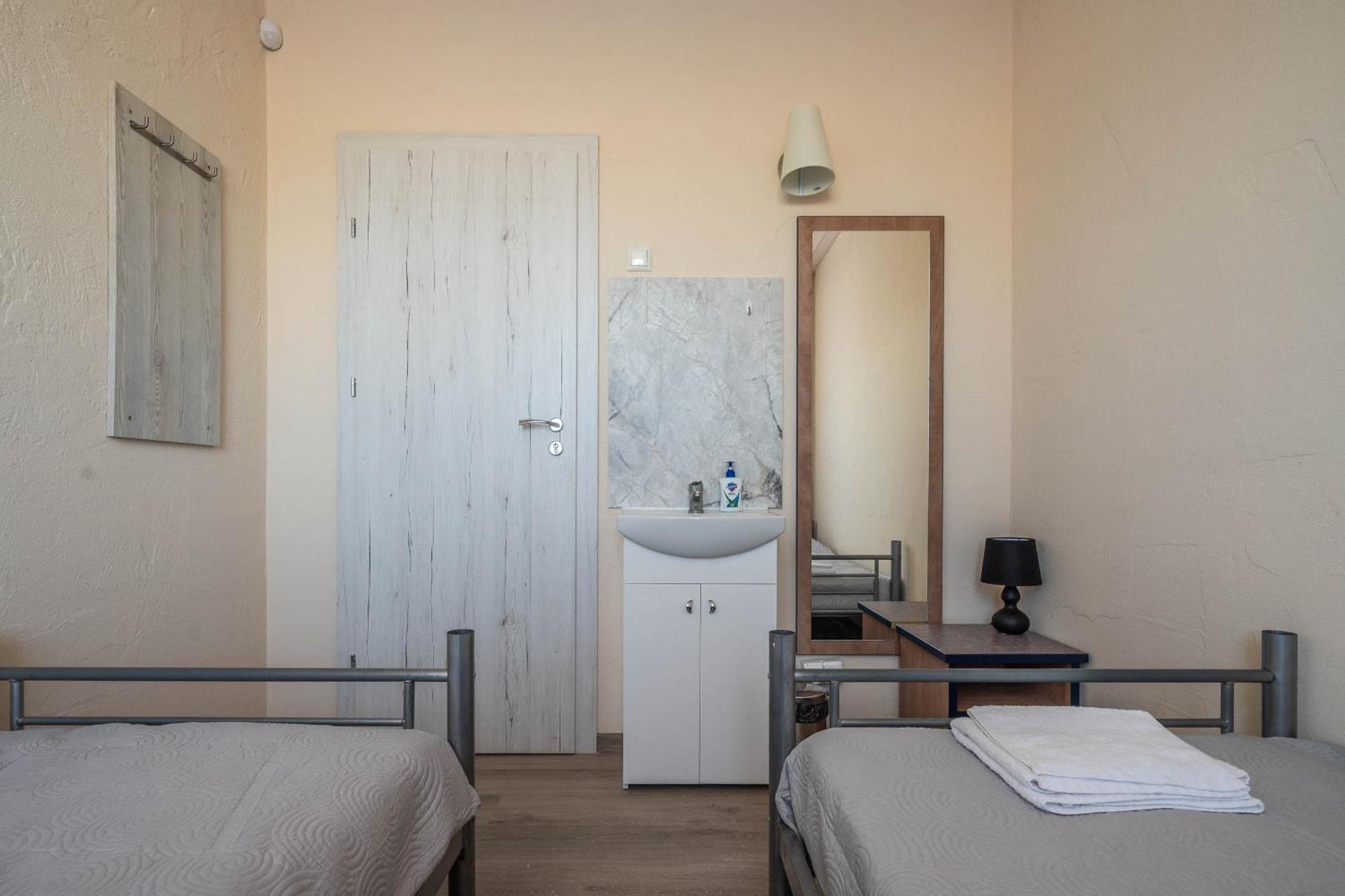 Kuren Hostel Karklė Eksteriør billede